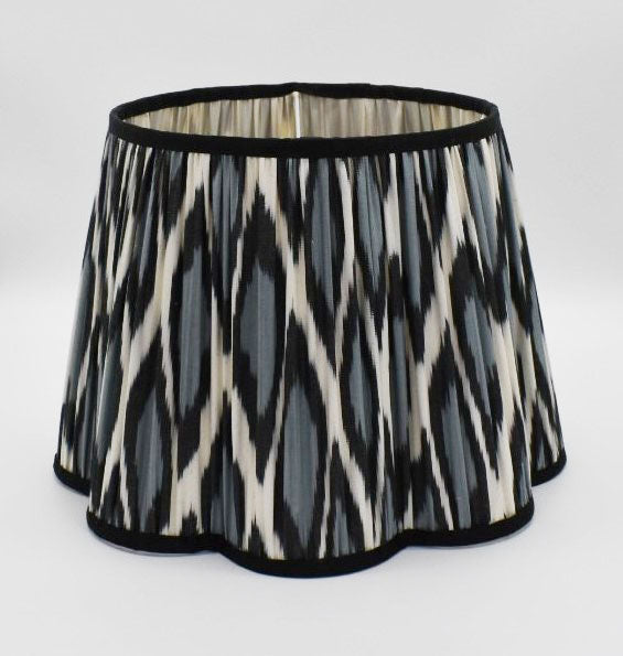 Black & Grey Ikat Flower Gathered Shade